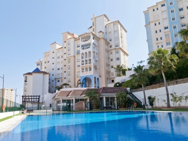2 Bedrooms Apartment in Estepona