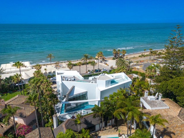 6 Bedrooms Villa in Los Monteros