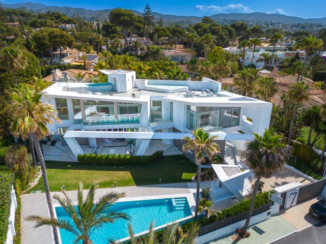 6 Bedrooms Villa in Los Monteros