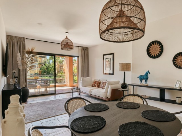 Apartment, El Paraiso, R5168911