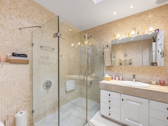 4 Bedrooms Villa in Sotogrande Costa