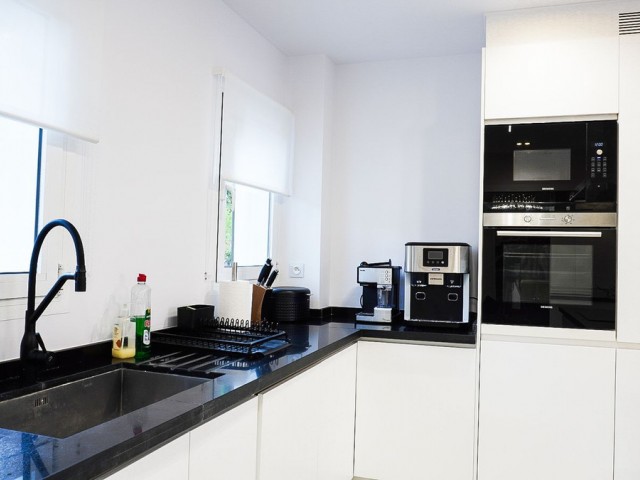 Apartamento con 2 Dormitorios  en Nueva Andalucía