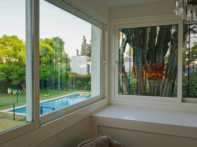 Apartamento con 2 Dormitorios  en Nueva Andalucía