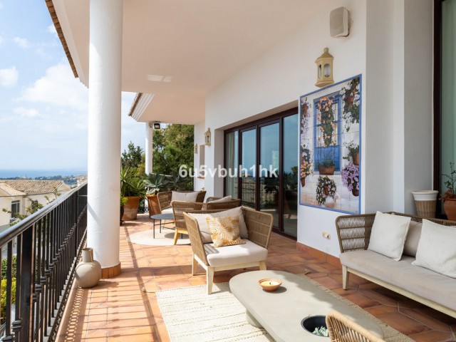 6 Bedrooms Villa in Marbella