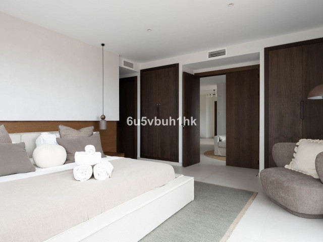 6 Bedrooms Villa in Marbella