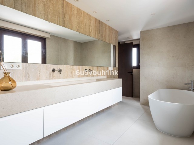 Villa avec 6 Chambres  à Marbella