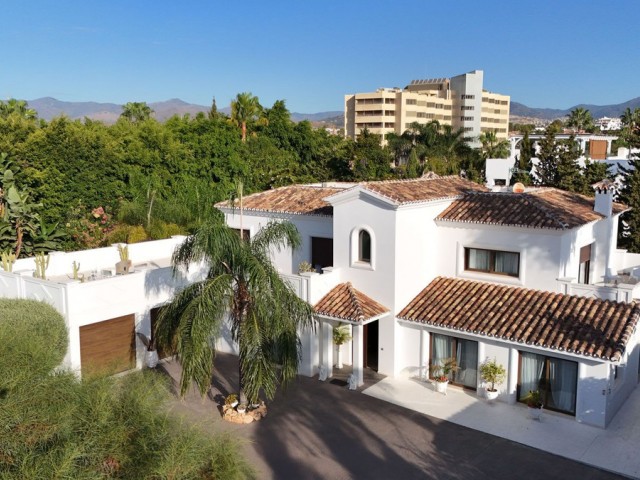 5 Bedrooms Villa in Atalaya