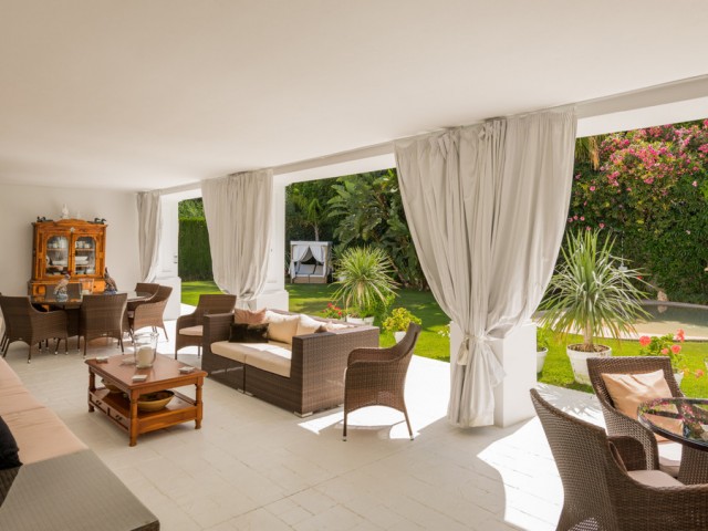 5 Bedrooms Villa in Atalaya