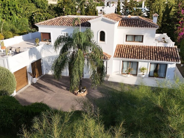 5 Bedrooms Villa in Atalaya