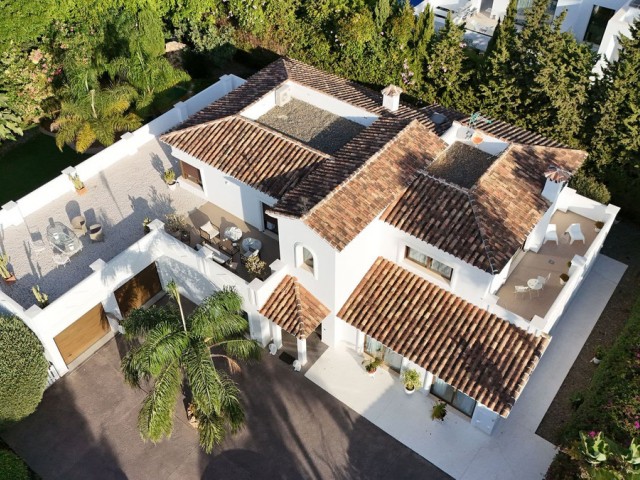 5 Bedrooms Villa in Atalaya