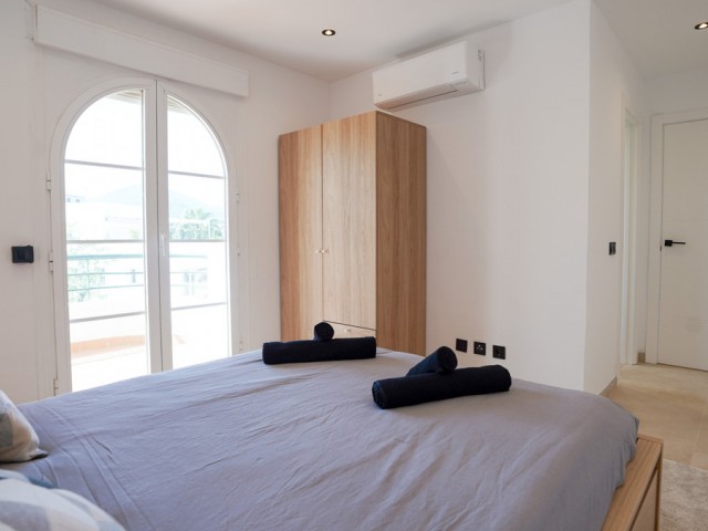 Apartamento con 2 Dormitorios  en Nueva Andalucía