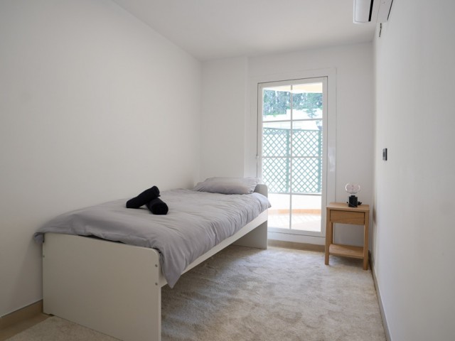 Apartamento con 2 Dormitorios  en Nueva Andalucía