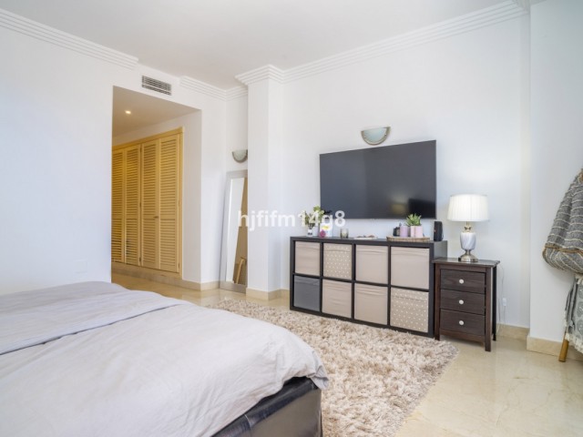 2 Bedrooms Apartment in Nueva Andalucía