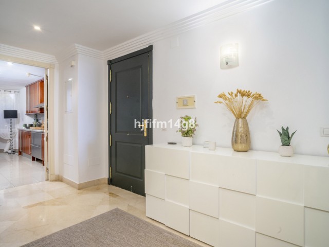 2 Bedrooms Apartment in Nueva Andalucía