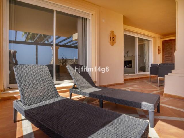 2 Bedrooms Apartment in Nueva Andalucía