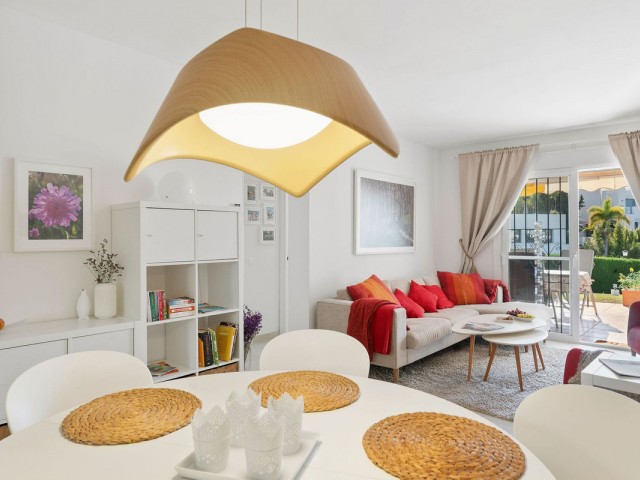 2 Bedrooms Apartment in Nueva Andalucía