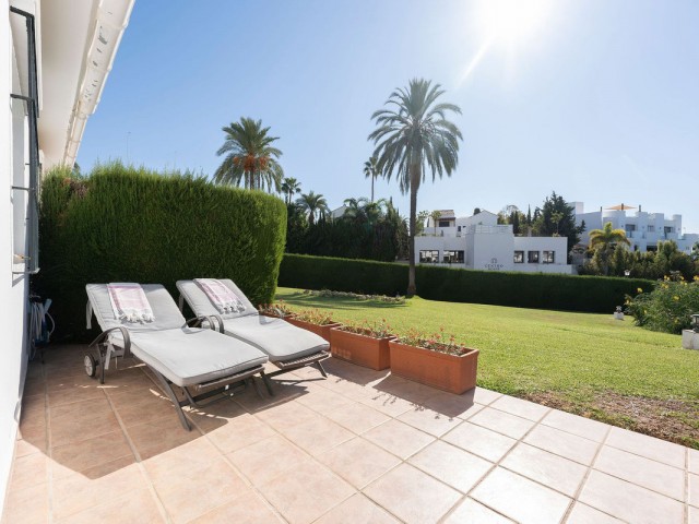 2 Bedrooms Apartment in Nueva Andalucía