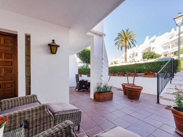 2 Bedrooms Apartment in Nueva Andalucía
