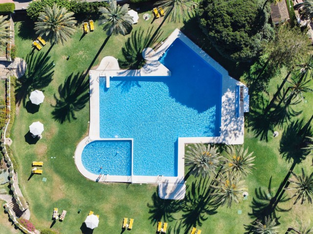 2 Bedrooms Apartment in Nueva Andalucía