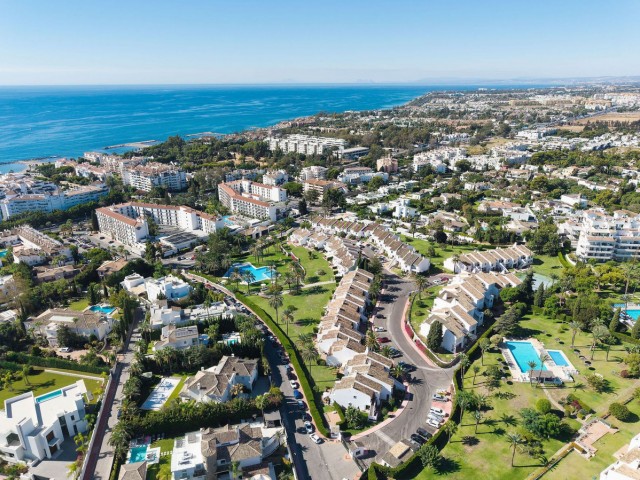 2 Bedrooms Apartment in Nueva Andalucía