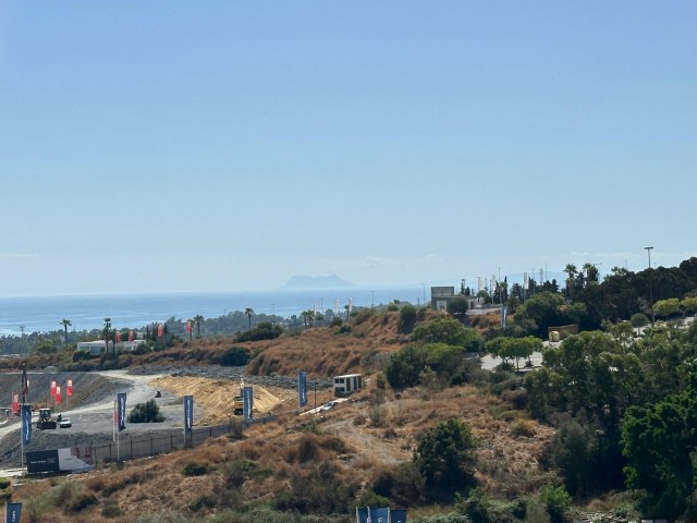 3 Bedrooms Apartment in Selwo