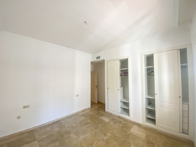 2 Bedrooms Apartment in Nueva Andalucía