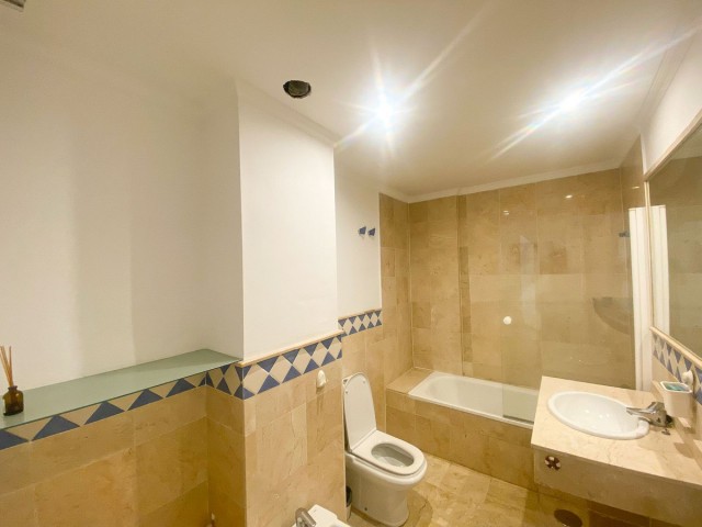 2 Bedrooms Apartment in Nueva Andalucía