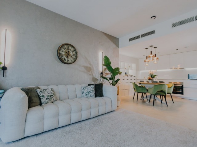Apartamento con 2 Dormitorios  en Selwo