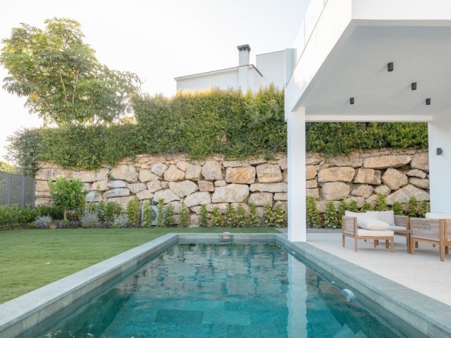 Villa con 4 Dormitorios  en Estepona