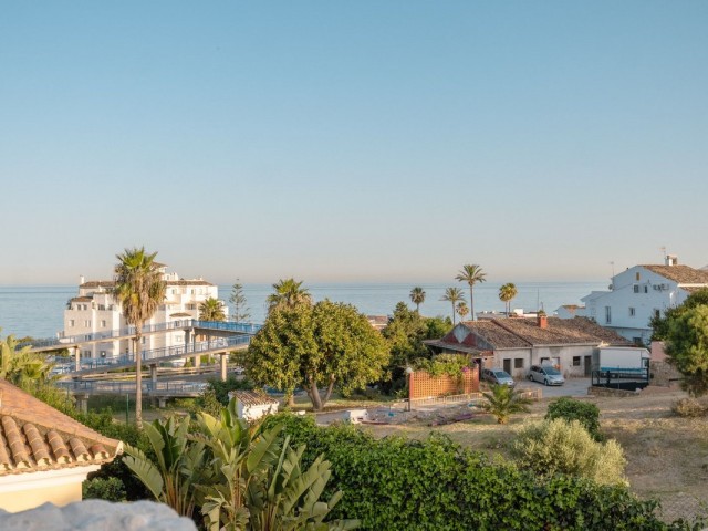 Villa con 4 Dormitorios  en Estepona