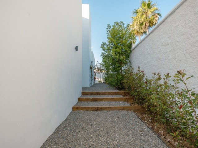Villa con 4 Dormitorios  en Estepona