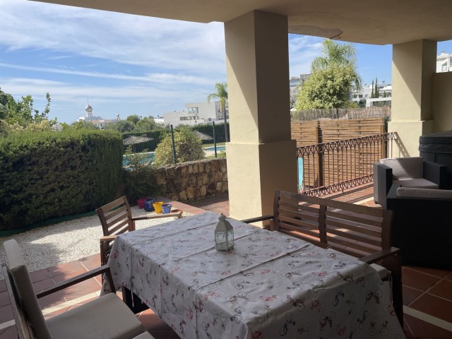Apartamento con 3 Dormitorios  en Selwo