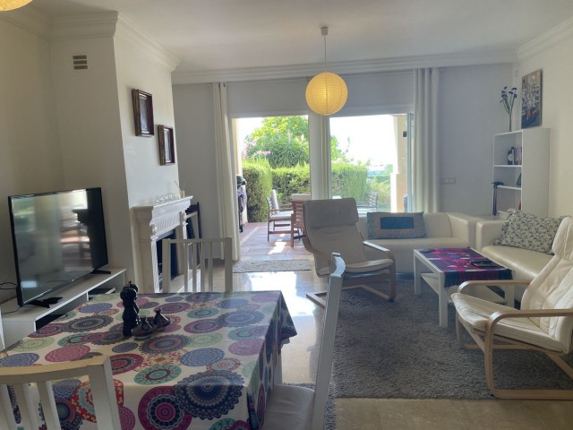 Apartamento con 3 Dormitorios  en Selwo