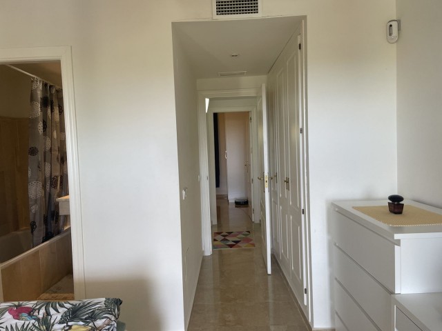 Apartamento con 3 Dormitorios  en Selwo