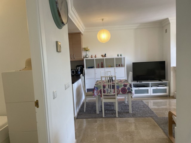 Apartamento con 3 Dormitorios  en Selwo
