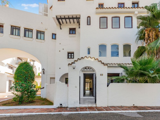 4 Bedrooms Apartment in Puerto Banús