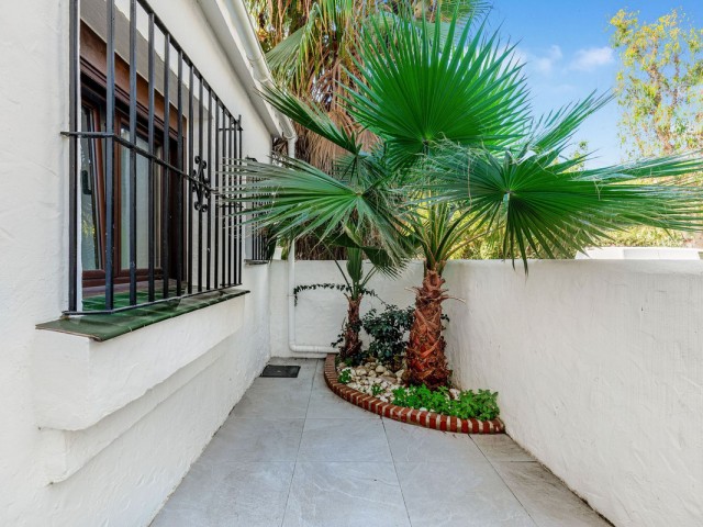 4 Bedrooms Apartment in Puerto Banús