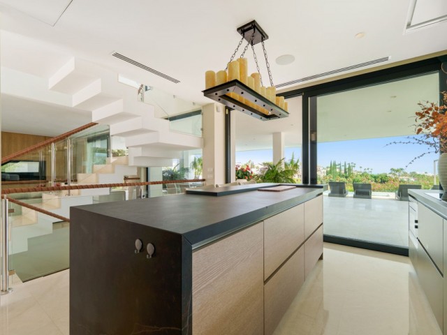 5 Soveroms Villa i Nueva Andalucía