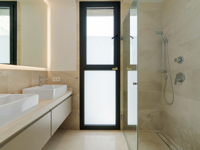 5 Soveroms Villa i Nueva Andalucía