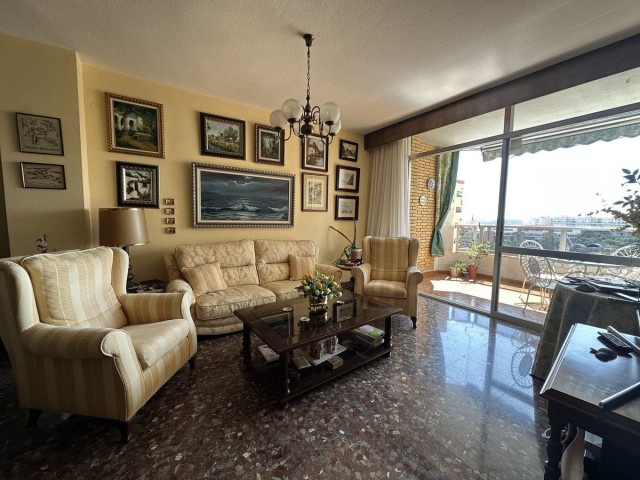 Apartamento con 4 Dormitorios  en Málaga Centro