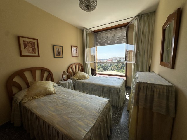 Apartamento con 4 Dormitorios  en Málaga Centro