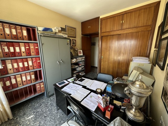 4 Bedrooms Apartment in Málaga Centro