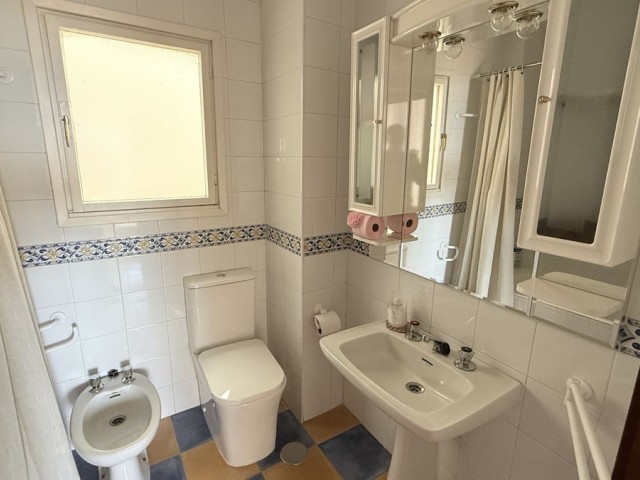 Apartamento con 3 Dormitorios  en Marbella