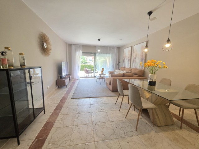 Appartement avec 3 Chambres  à Estepona