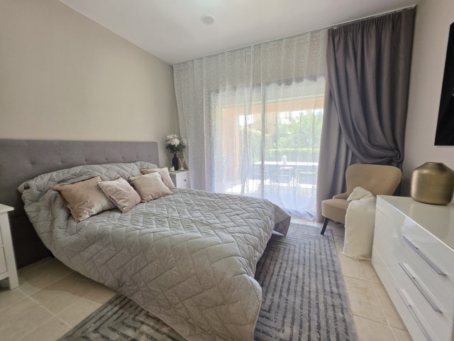 Appartement avec 3 Chambres  à Estepona