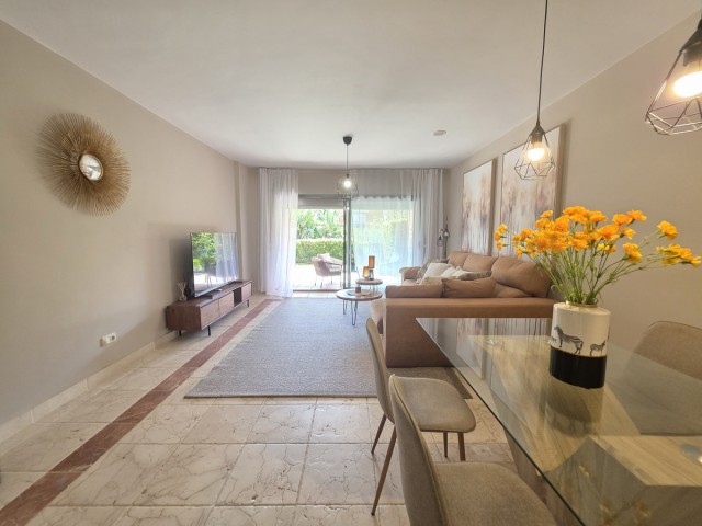 Appartement avec 3 Chambres  à Estepona