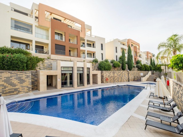 Apartment, Altos de los Monteros, R5169736
