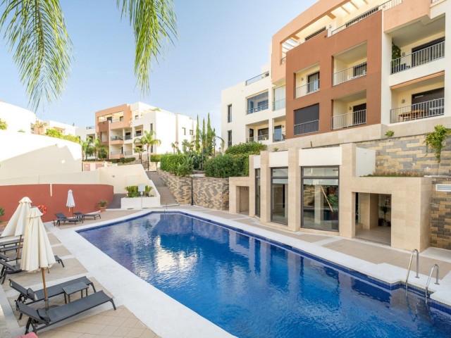 Apartment, Altos de los Monteros, R5169736