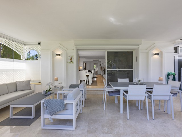 3 Bedrooms Apartment in Estepona