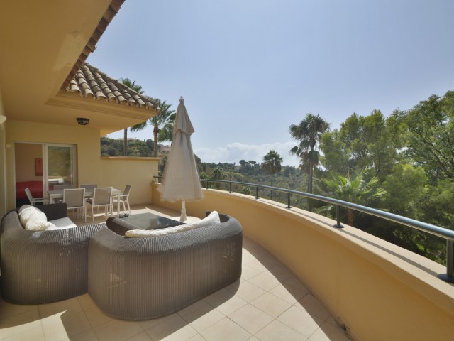 3 Bedrooms Apartment in Elviria